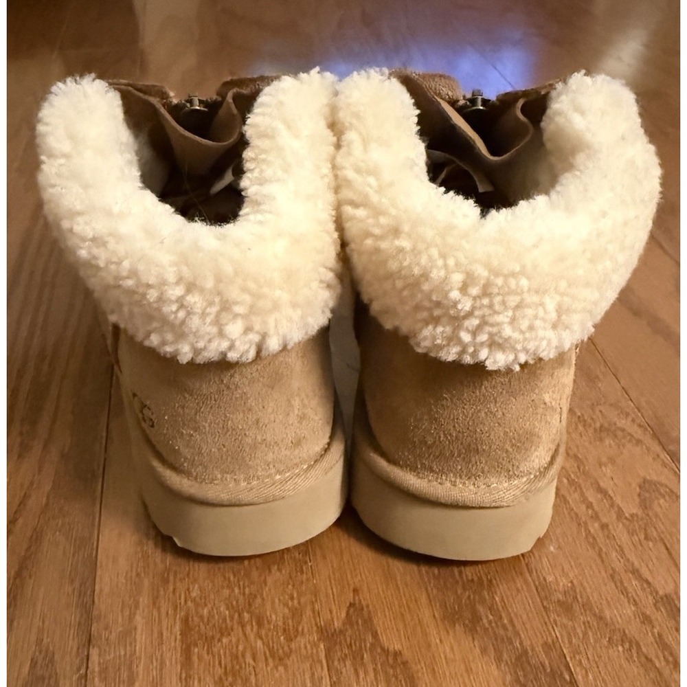 Women's UGG Funkarra Zip Cuffed Cold-Weather Booties Chestnut Size 9 EUC - Picture 4 of 9